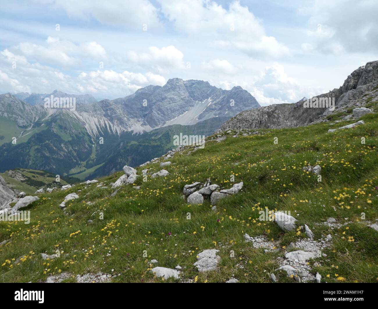 Panoramablick bei einer Wanderung auf dem Fürstin Gina Trail bei Malbun in Liechtenstein Stockfoto