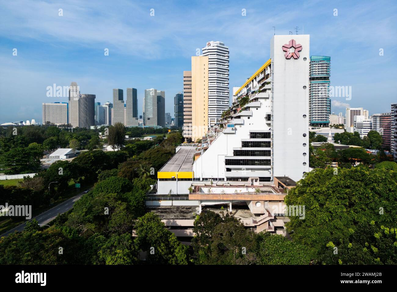 Golden Mile Complex, Luftbild entlang der South Beach Road, Kallang Riverside, mit Golden Mile Tower, DP Architects Stockfoto