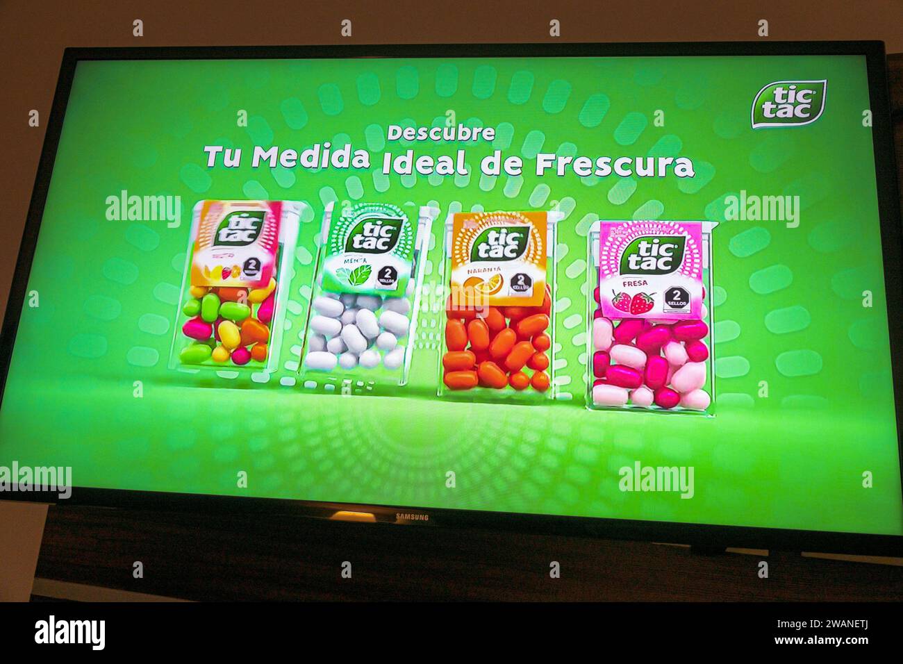 Merida Mexico, Centro Historico Central Historico, zentrales historisches Viertel, tv Kabel tv Monitor Bildschirm, kommerzielle Werbung, Tic Tac, mexikanische hispanische lateinamerikanische Stockfoto