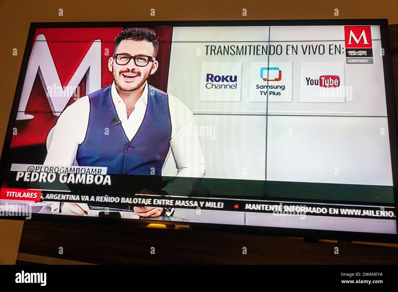 Merida Mexico, Centro Historico Central Historico Central Historico, TV Kabel tv Monitor Bildschirm, Nachrichten Moderator Anker Pedro Gamboa, Mann Männer männlich, Erwachsene, mexikanische H Stockfoto