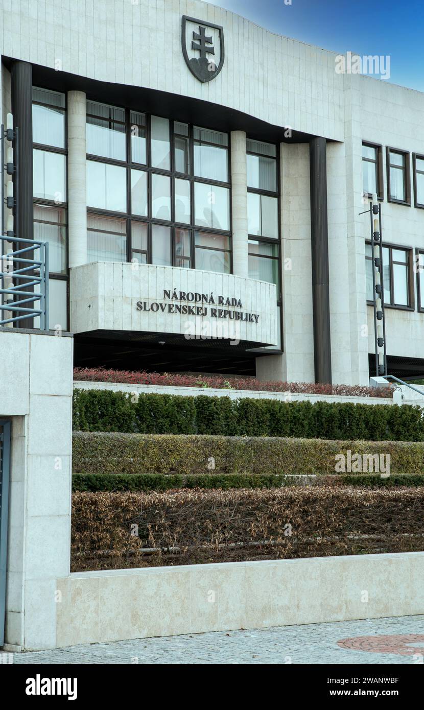 Das Gebäude des Nationalrates der Slowakischen Republik ( Narodna rada Slovenskej republiky ) in Bratislava. Slowakei. Stockfoto