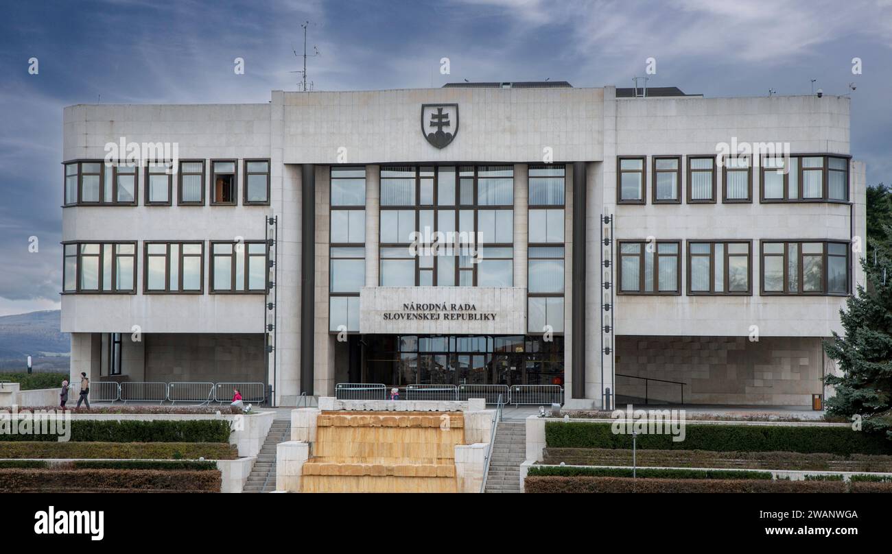 Das Gebäude des Nationalrates der Slowakischen Republik ( Narodna rada Slovenskej republiky ) in Bratislava. Slowakei. Stockfoto