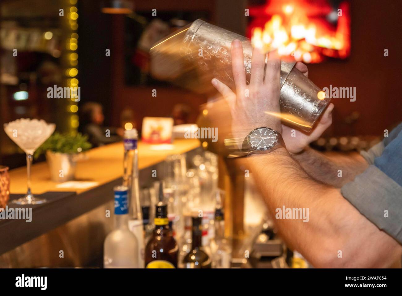 Barkeeper-Getränkemischung Stockfoto