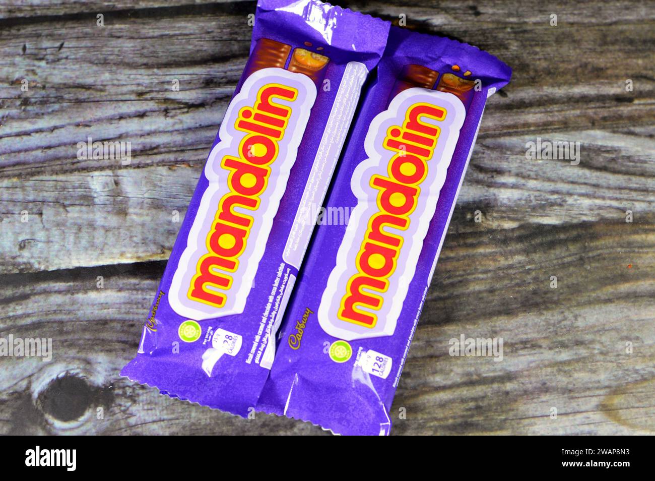 Kairo, Ägypten, 1. Januar 2024 Mandolinenkeks bedeckt mit Karamell und