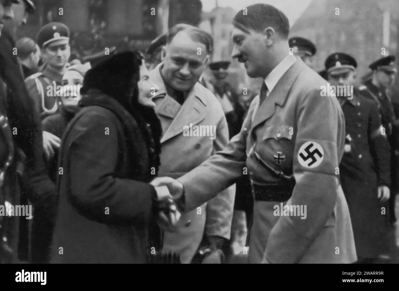 Adolf Hitler ist am Tag der Wiedervereinigung der Saar zu sehen, ein