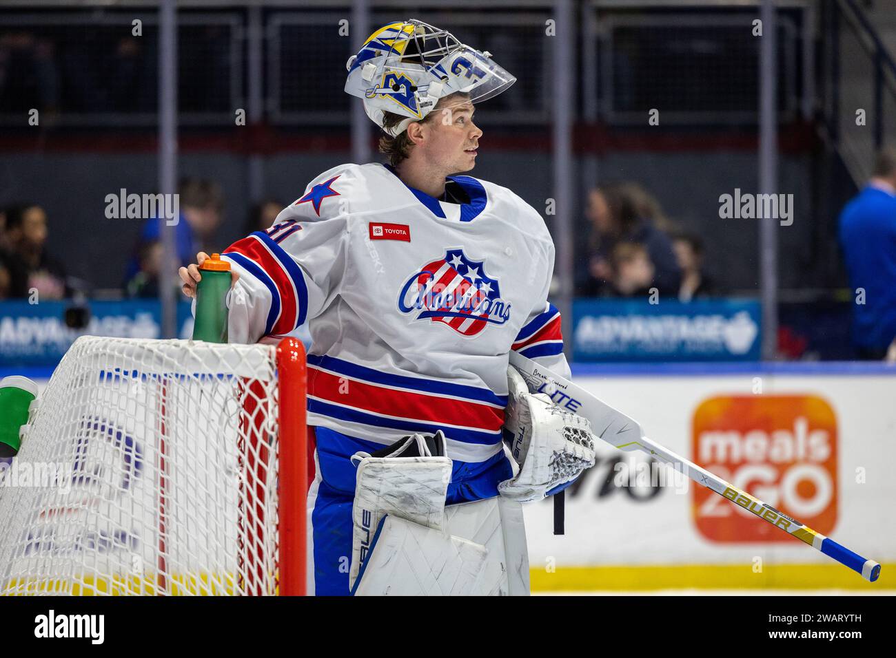 5. Januar 2024: Rochester-Amerikaner-Torhüter Eric Comrie (31) skatet in der ersten Periode gegen die Cleveland Monsters. Die Rochester Americans veranstalteten die Cleveland Monsters in einem Spiel der American Hockey League in der Blue Cross Arena in Rochester, New York. (Jonathan Tenca/CSM) Stockfoto