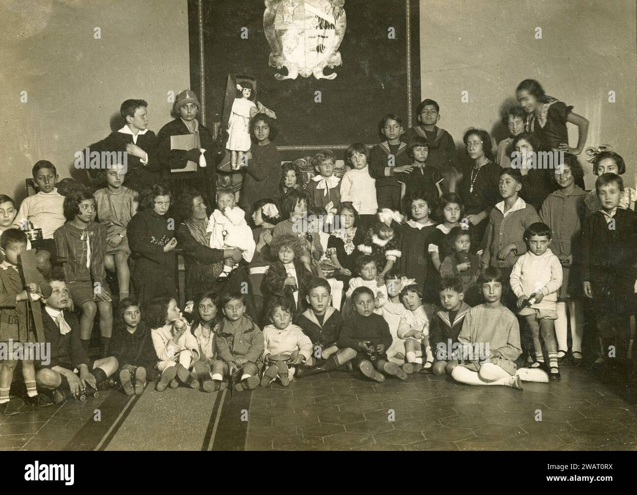 Großes Gruppenfoto für Kinder, Italien 1920er Jahre Stockfoto