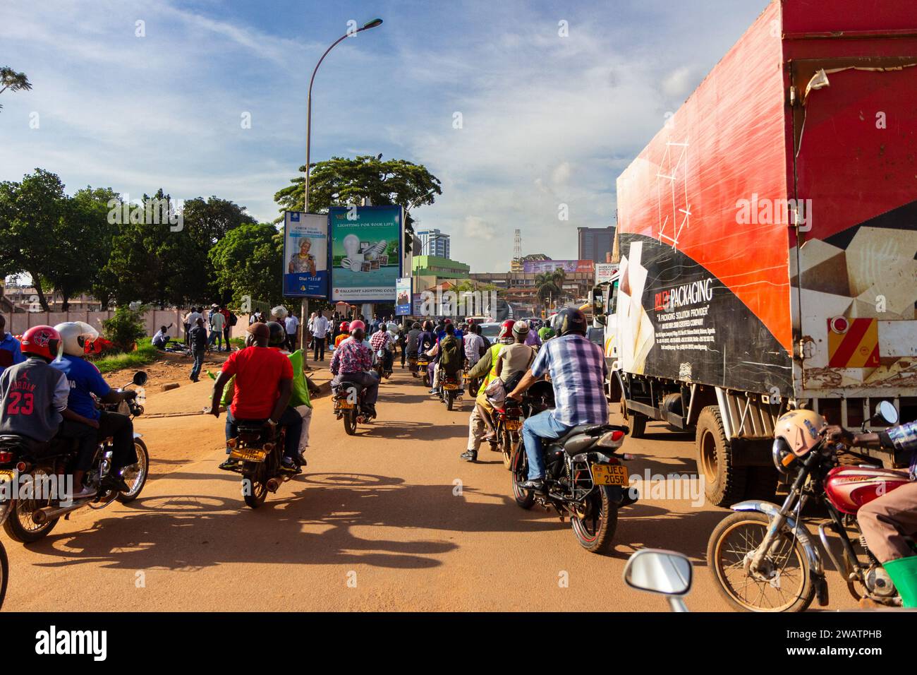 Viel Verkehr in Kampala, Uganda. Stockfoto