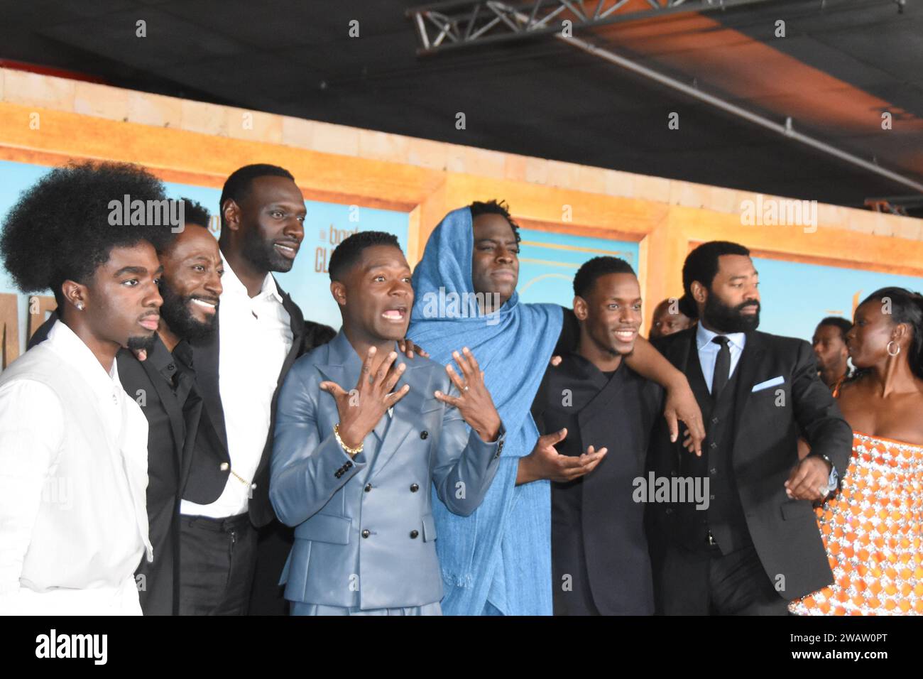 Los Angeles, Kalifornien, USA 5. Januar 2024 Schauspieler Caleb McLaughlin, Schauspieler Babs Olusanmokun, Schauspieler Omar Sy, Schauspieler David Oyelowo, Regisseur Jeymes Samuel, Schauspieler Micheal Ward, Schauspieler Nicholas Pinnock besuchte am 5. Januar 2024 die Premiere von Sony Pictures the Book of Clarence Los Angeles im David Geffen Theater im Academy Museum of Motion Pictures in Los Angeles, Kalifornien, USA. Foto: Barry King/Alamy Stock Photo Stockfoto