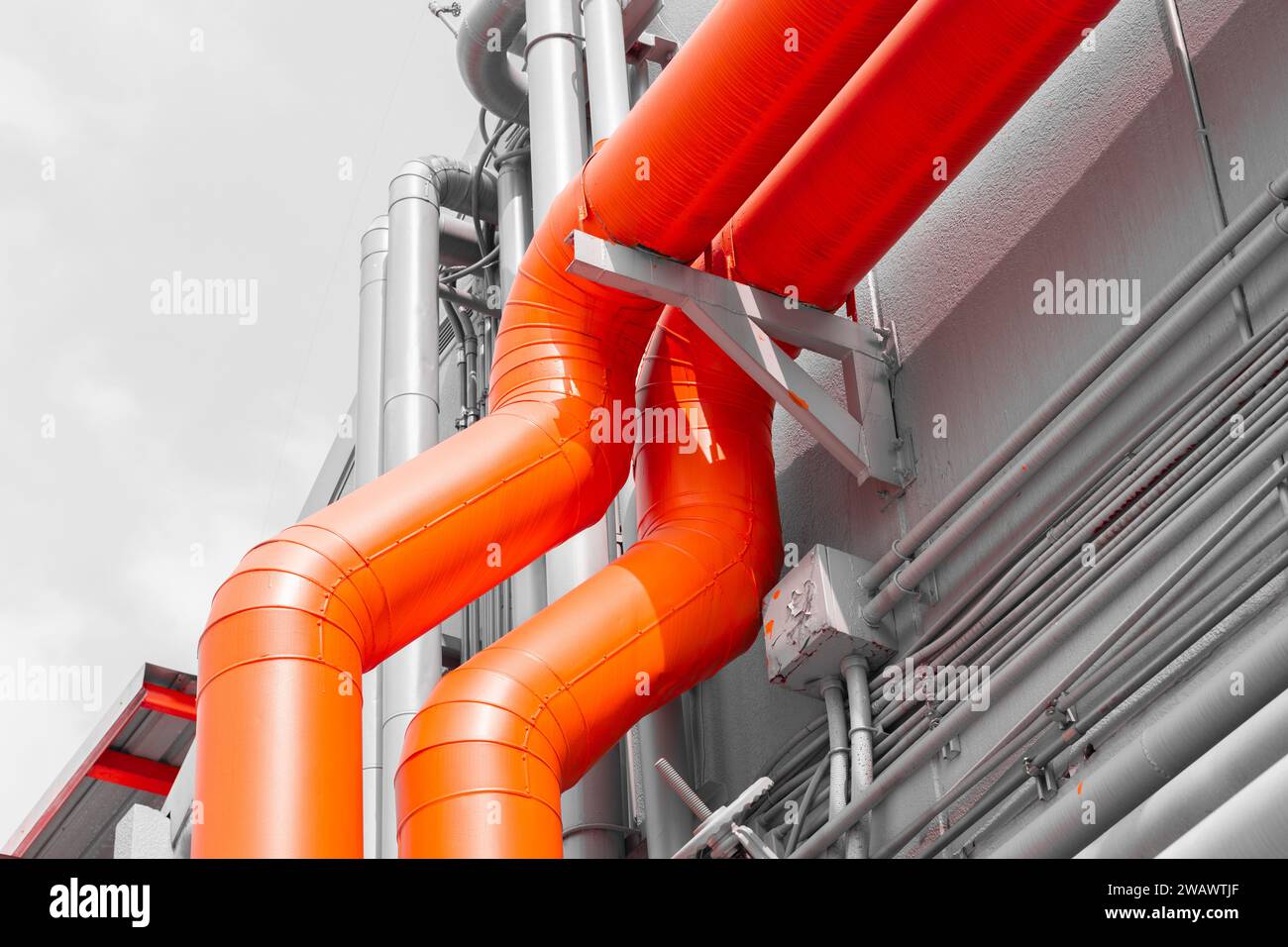 Wasserleitungen, Luftleitung, Niederdruckbewässerungssystem Rohr, Rohrleitungstechnik Baukonstruktion in Gewerbegebäuden. Stockfoto