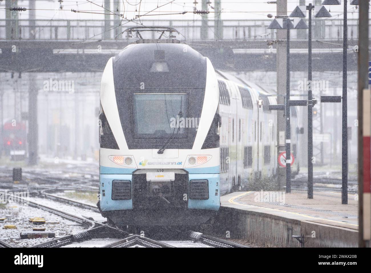 Wien, Österreich. 7. Jänner 2024. Westbahn am Wiener Westbahnhof bei