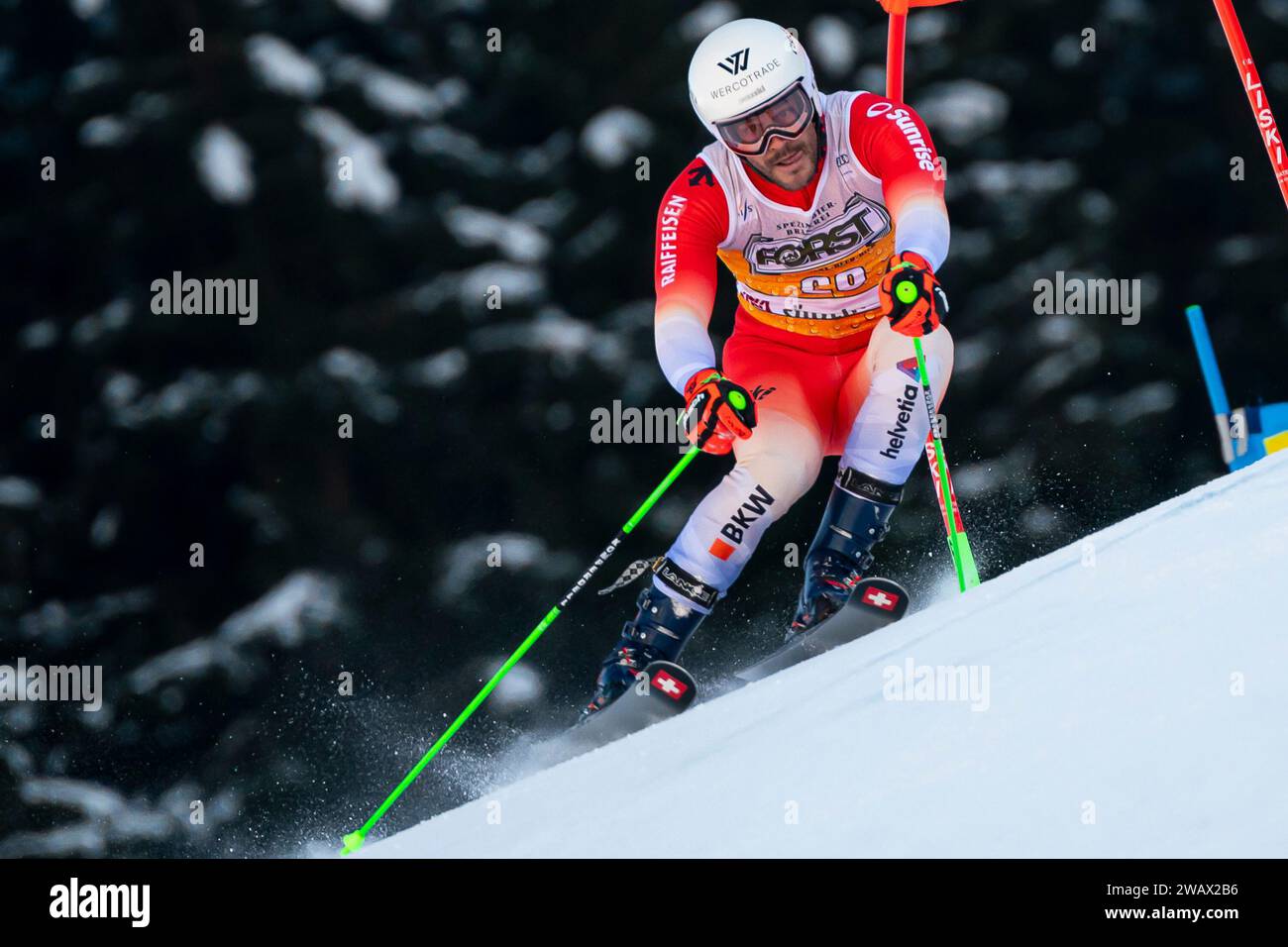 Alta Badia, Italien 17. Dezember 2023. TUMLER Thomas (SUI) tritt beim Audi FIS Ski World Cup 2023-24 Herren Riesenslalom auf der Gran Risa an Stockfoto
