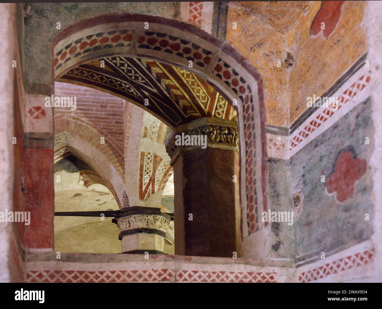 Italien Umbrien Foligno: Palazzo Trinci. Hier gibt es eine Kunstgalerie und ein archäologisches Museum. Fresken auf den Gewölben der Räume des Palastes Stockfoto