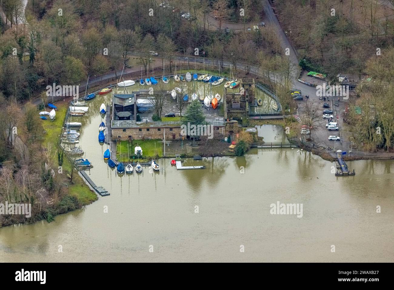 Luftbild, Ruhrhochwasser, Weihnachtshochwasser 2023, Fluss Ruhr tritt nach starken Regenfällen über die Ufer, Überschwemmungsgebiet Haus Scheppen, Heisingen, Essen, Ruhrgebiet, Nordrhein-Westfalen, Deutschland ACHTUNGxMINDESTHONORARx60xEURO *** Luftfoto, Ruhrflut, Weihnachtsflut 2023, Ruhrflut überschwemmt seine Ufer nach Starkregen, Hochwassergebiet Haus Scheppen, Heisingen, Essen, Ruhrgebiet, Nordrhein-Westfalen, Deutschland ATTENTIONxMINDESTHONORARx60xEURO Stockfoto