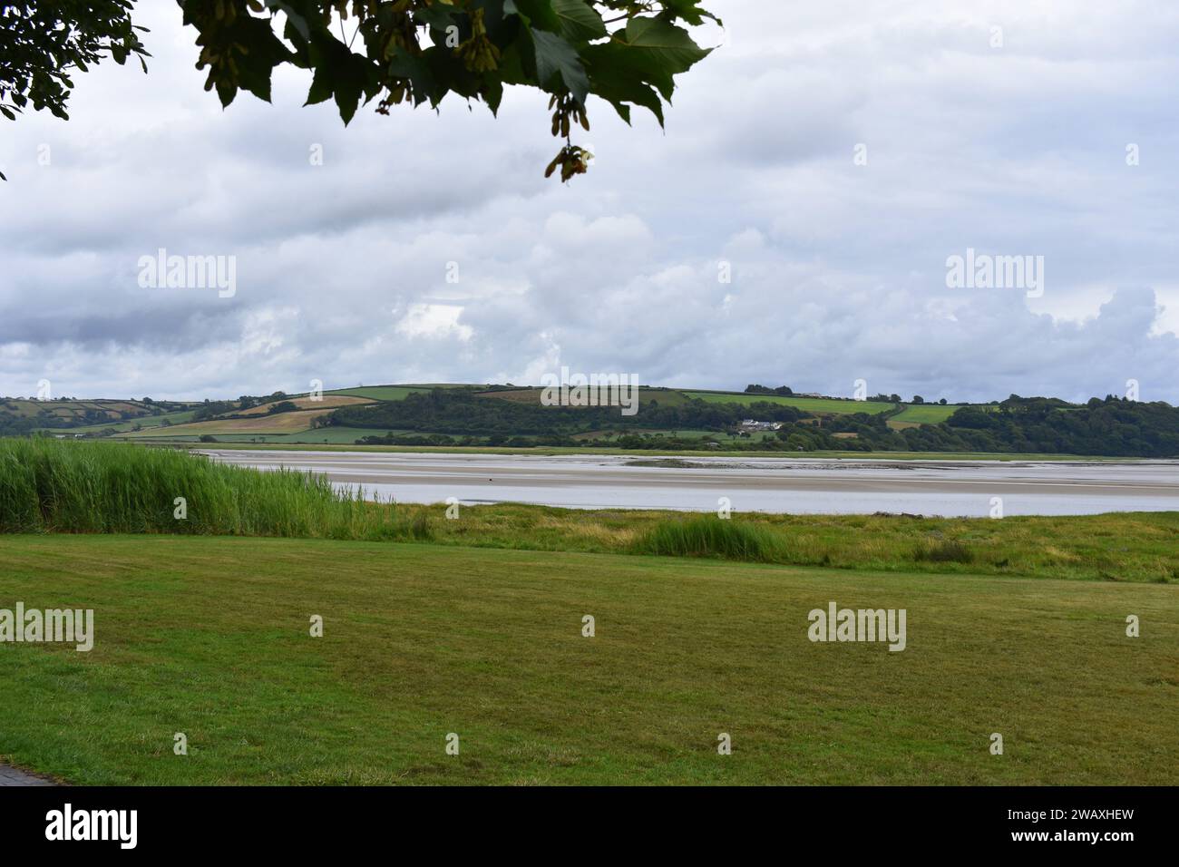 Blick über die Flussmündung des Flusses TAF, Laugharne, Carmarthenshire, Wales Stockfoto