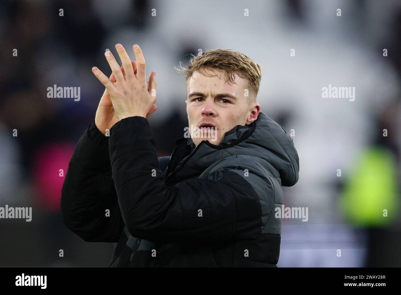 LONDON, UK - 7. Januar 2024: Tommy Conway von Bristol City applaudiert den Fans nach dem Spiel der dritten Runde des FA Cup zwischen West Ham United und Bristol City FC im London Stadium (Credit: Craig Mercer/ Alamy Live News) Stockfoto