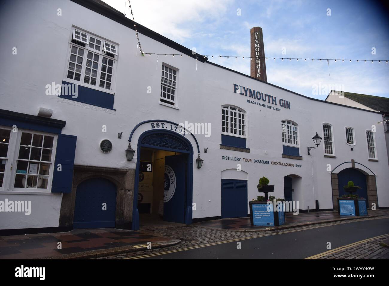 Plymouth Gin Distillery, die 1431 als „Black Friars“ bekannt wurde Stockfoto