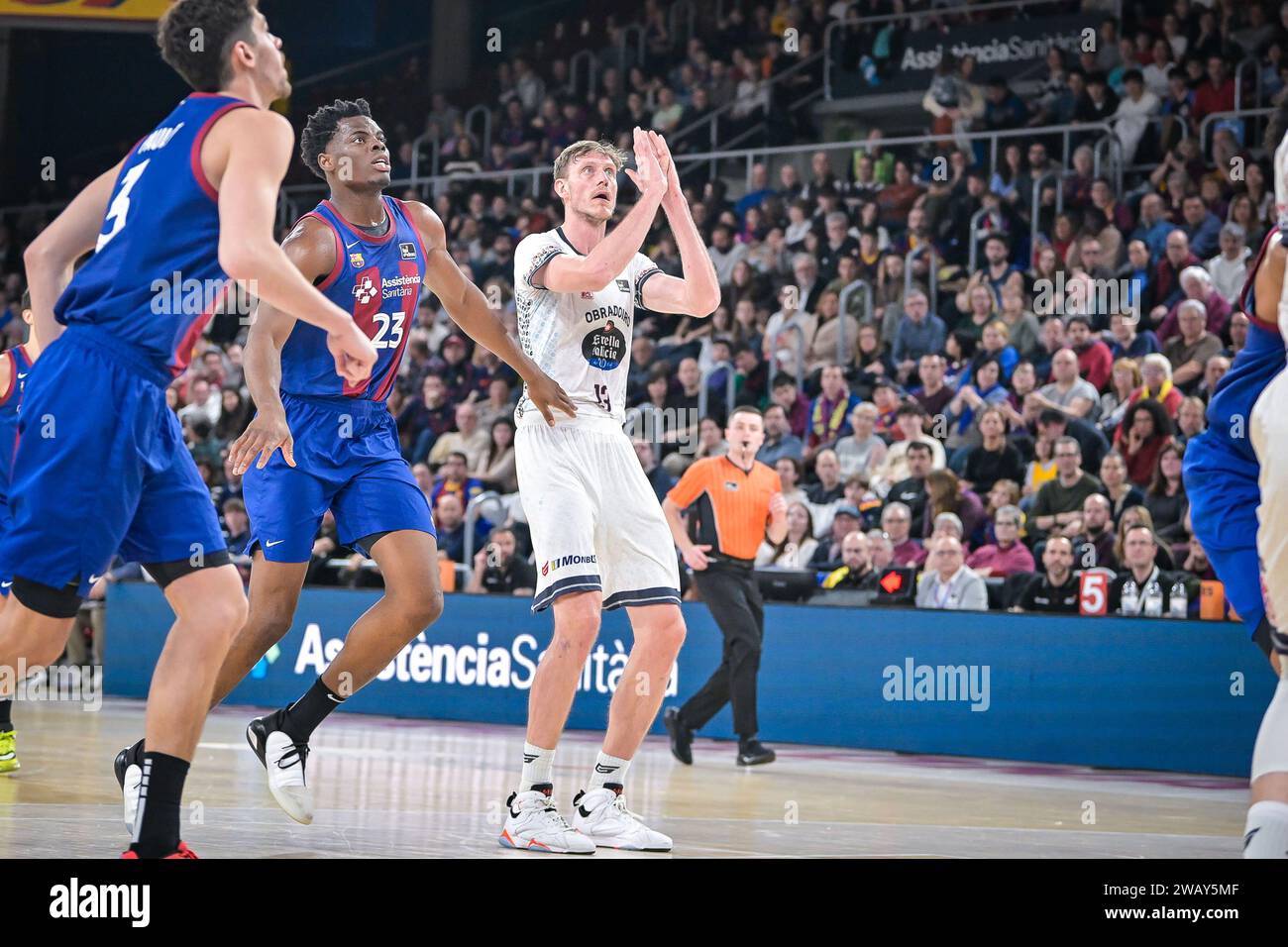 Barcelona, Spanien. Januar 2024. Artem Pustovyi (Monbus Obradoiro) während eines Liga ACB-Spiels zwischen Barca und Monbus Obradorio im Palau Blaugrana in Barcelona am 7. Januar 2024. (Foto/Felipe Mondino) Credit: Unabhängige Fotoagentur/Alamy Live News Stockfoto