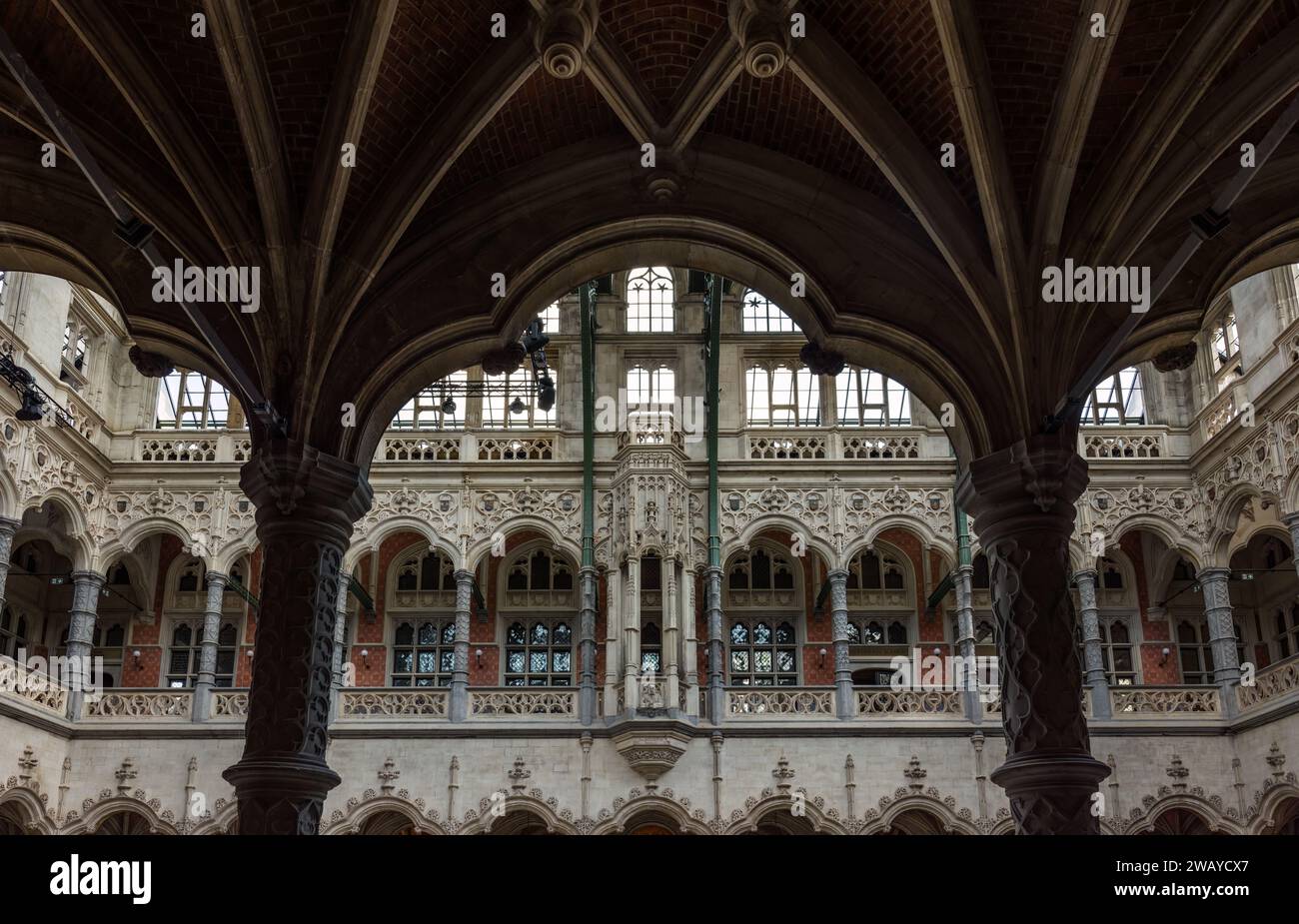 Innenansicht im mittelalterlichen Handelsmarkt Handelsbeurs in Antwerpen in Belgien Stockfoto