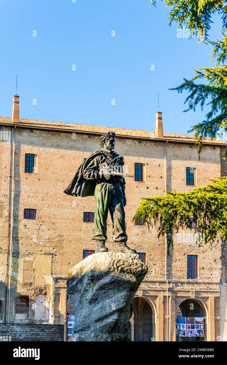 Denkmal des Partisanen, gewidmet dem Partisanenkampf im Zweiten Weltkrieg, an der Piazzale della Pace, Parma, Italien Stockfoto