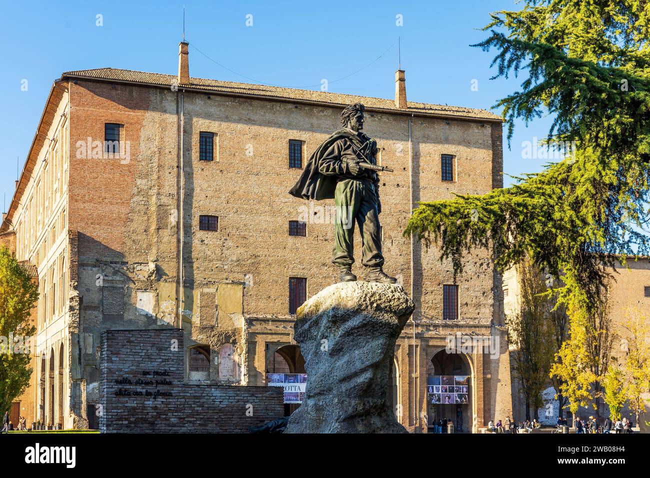 Denkmal des Partisanen, gewidmet dem Partisanenkampf im Zweiten Weltkrieg, an der Piazzale della Pace, Parma, Italien Stockfoto