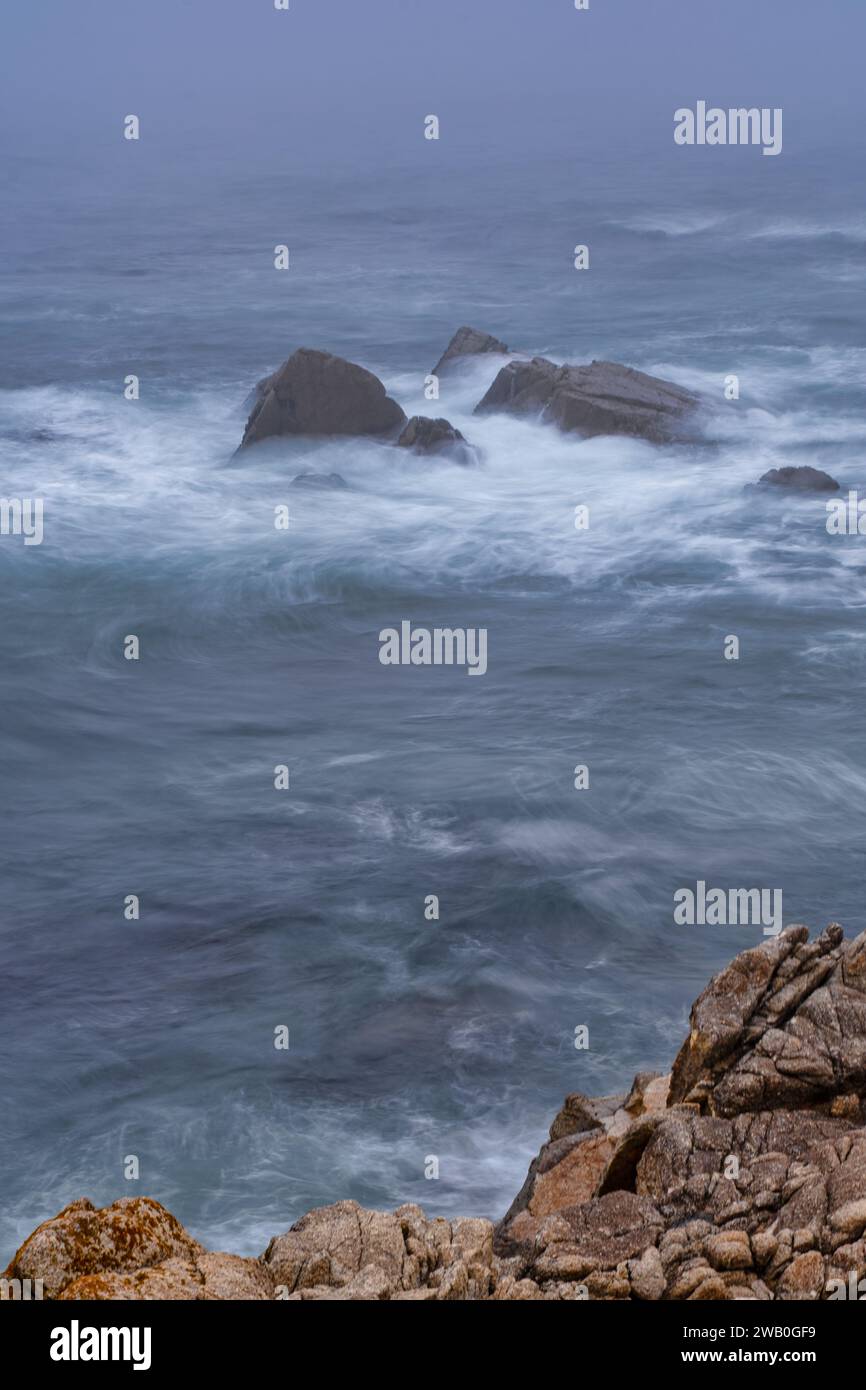 Das Debüt des 17-Mile Drive geht um vier Jahrzehnte vor unserer Hundertjahrfeier zurück und stellt Besuchern erstmals 1881 die Ufer von Pebble Beach vor. Aufgenommen Stockfoto