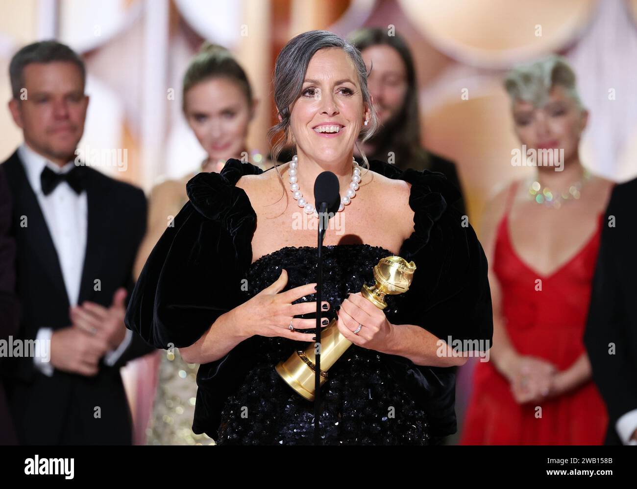 Beverly Hills, Usa. Januar 2024. Emma Thomas nimmt die Auszeichnung für „Oppenheimer“ bei den 81. Golden Globe Awards im Beverly Hilton Hotel am 7. Januar 2024 in Beverly Hills, Kalifornien, entgegen. Quelle: PMC/Alamy Live News Stockfoto