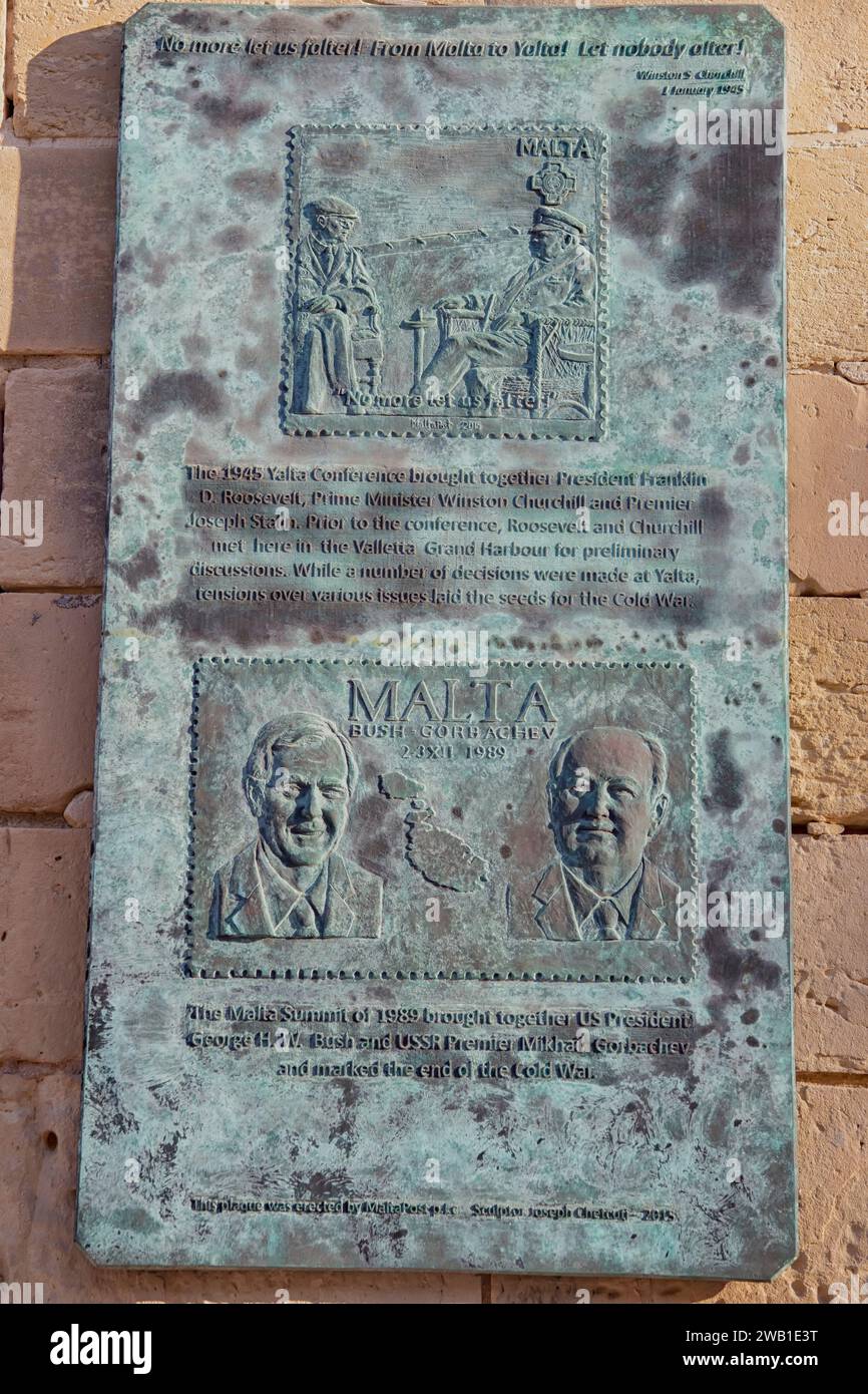 Historische Gedenktafel in den Upper Barrakka Gardens in Valletta, Malta Stockfoto