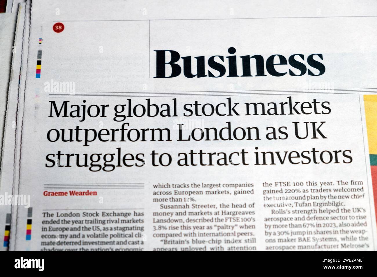„Die wichtigsten globalen Aktienmärkte übertreffen London, da Großbritannien Schwierigkeiten hat, Anleger' Guardian für die Schlagzeilen der Geschäfte zu gewinnen artikel 31 Dezember 2023 Großbritannien Stockfoto