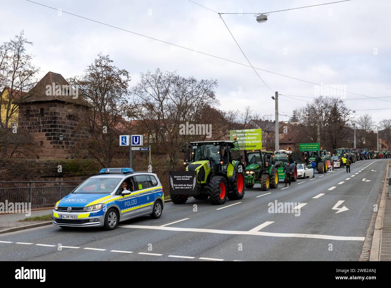 Bauernproteste am 08.01.24 in Nürnberg Bauernproteste am 08.01.24 in Nürnberg, Einfahrt über den