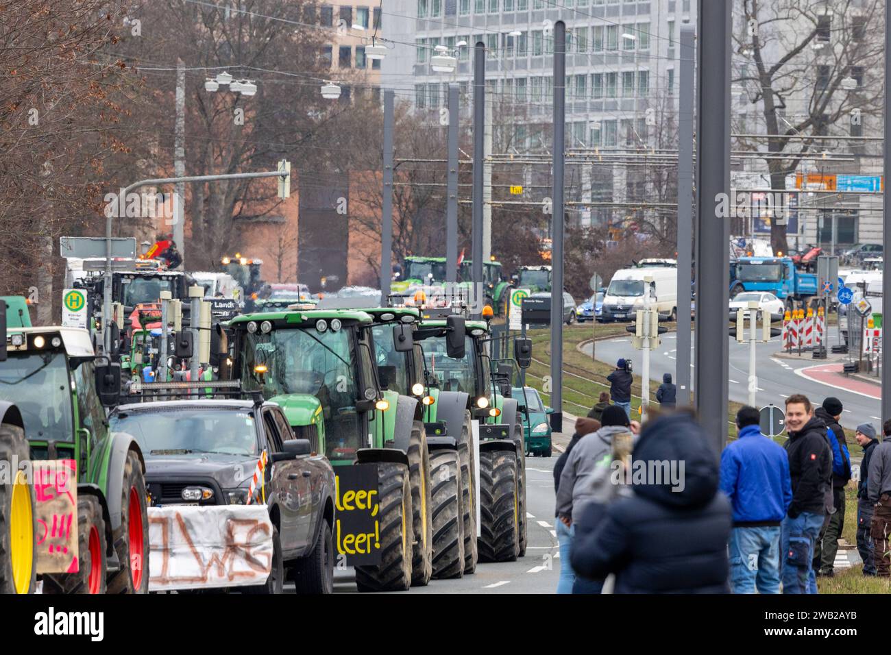 Bauernproteste am 08.01.24 in Nürnberg Bauernproteste am 08.01.24 in Nürnberg, Einfahrt über den