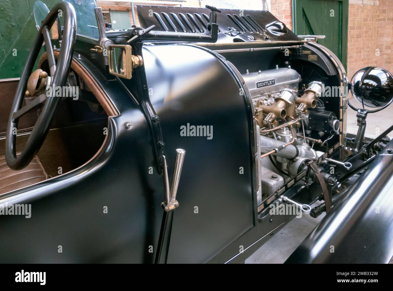 Vintage Bentley bei Bicester Heritage Scramble Januar 2024 Stockfoto