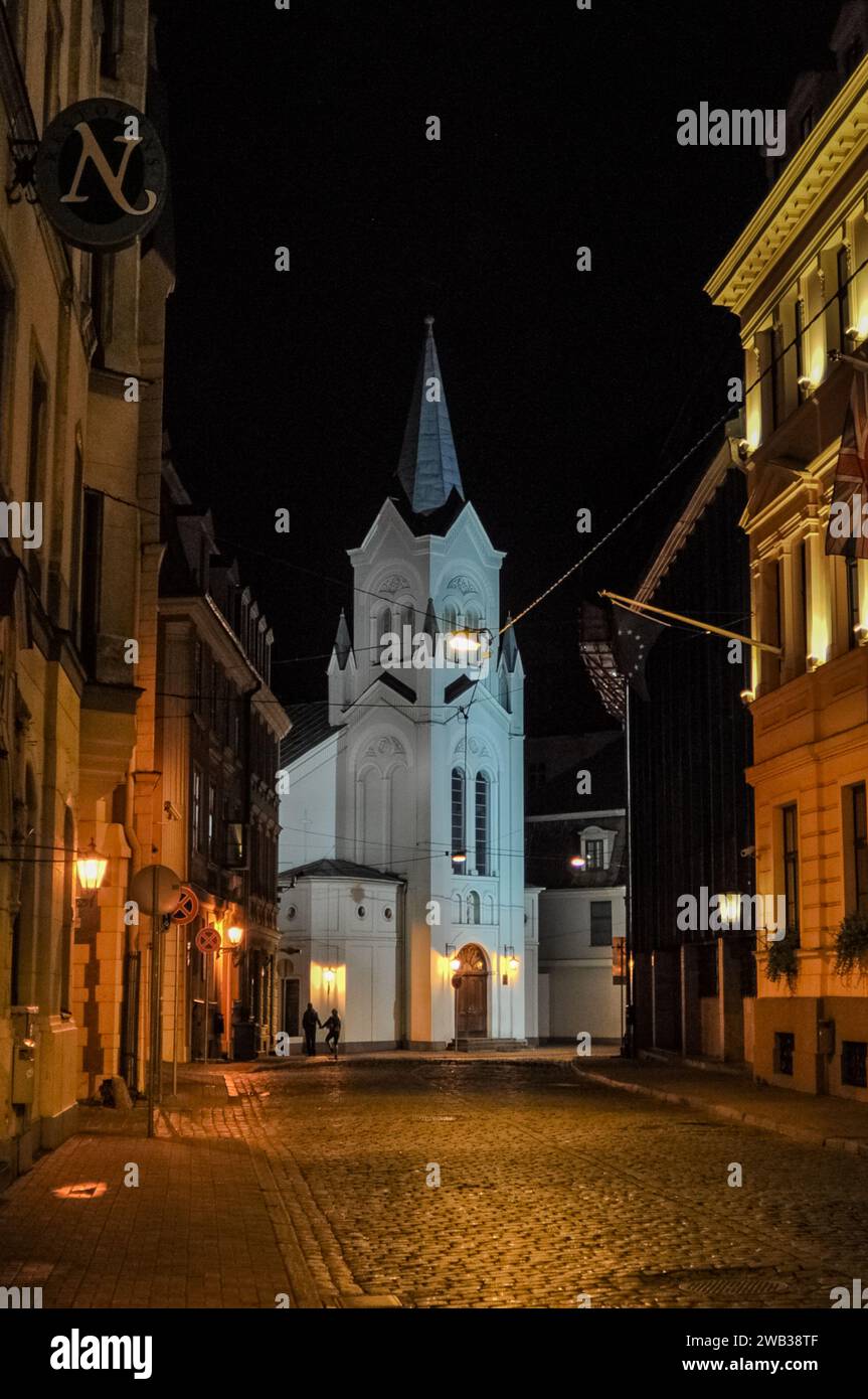 Auch Riga Nachtaufnahme der Kirche unserer Lieben Frau vom Leid, aufgenommen auf ...