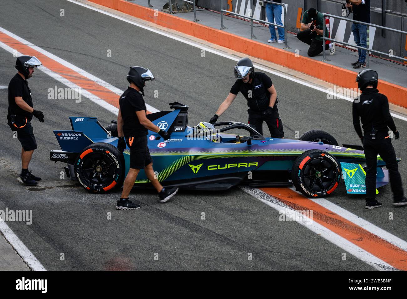 ABT CUPRA Formel E Elektroauto Training auf dem Ricardo Tormo Circuit in Valencia während des ABB FIA Formel E Test 2024 Stockfoto