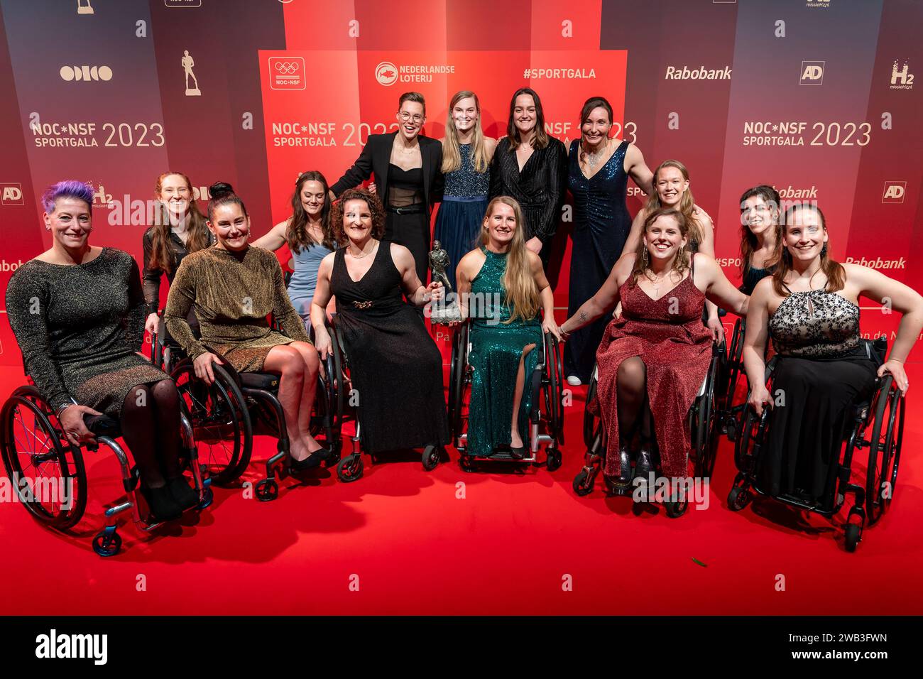 UTRECHT, NIEDERLANDE - 20. DEZEMBER: Team Netherlands im Rollstuhl-Basketball während der NOC*NSF Sportgala 2023 bei DeFabrique am 20. Dezember 2023 in Utrecht, Niederlande. (Foto: Joris Verwijst/BSR Agency) Stockfoto