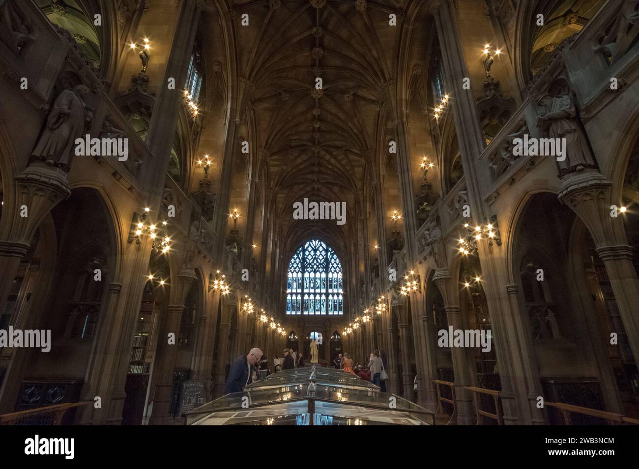 Manchester, England - 5. Oktober 2017: Innenansicht der John Rylands Library, einem spätviktorianischen neogotischen Gebäude in Deansgate in Manchester Stockfoto