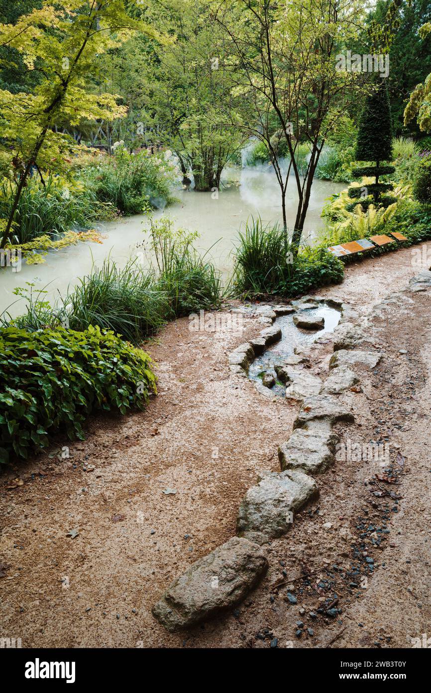 Amboise, Frankreich – 12. August 2023: Der Garten einer Burg von Clos Luce, die in den letzten drei Jahren seines Lebens das Zuhause von Leonardo da Vinci war. Stockfoto