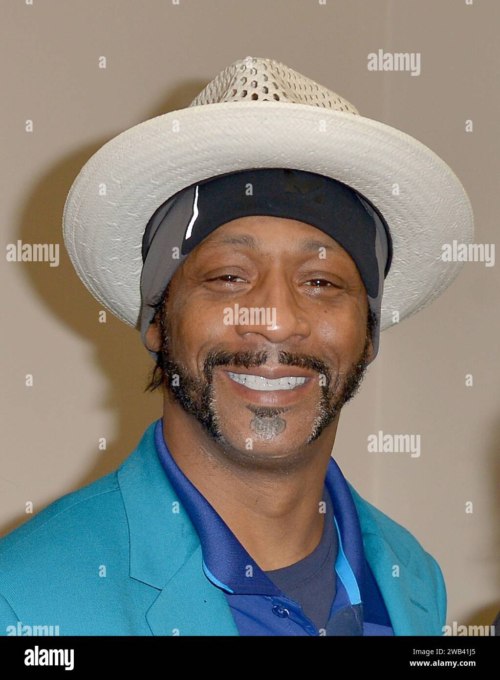 **DATEIFOTO** Katt Williams geht viral auf Club Shay Shay Interview. MIAMI, FL – 01. APRIL: Katt Williams tritt am 1. April 2017 auf der „Great America Tour“ im James L. Knight Center in Miami, Florida auf. Quelle: MPI10/MediaPunch Stockfoto