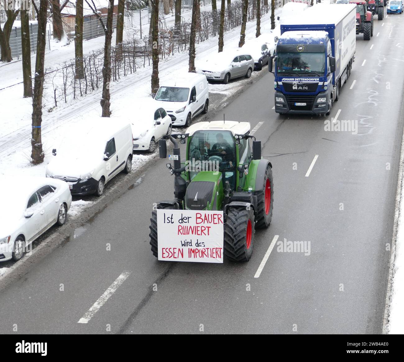 München, Deutschland 01.08.2024. Bauernprotest in ganz Deutschland. Bayern: 5,500 Traktoren überqueren die Hauptstraßen von Munichs. Kürzungen der Subventionen. Stockfoto
