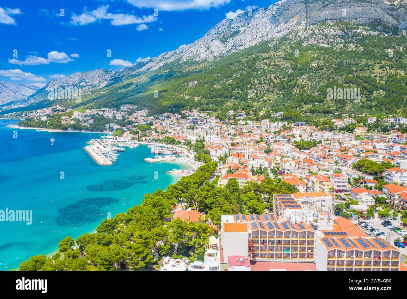 Luftaufnahme der Stadt Baska Voda, Makarska riviera, Dalmatien, Kroatien Stockfoto