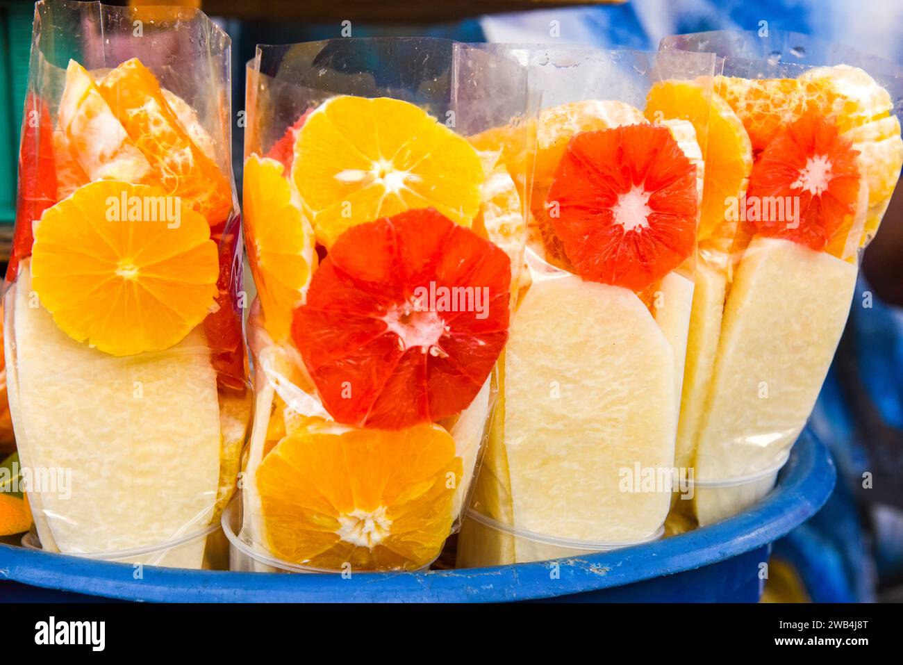 Frische Obstdesserts werden an Ständen in der Straße, Merida, Yucatan, Mexiko angeboten Stockfoto