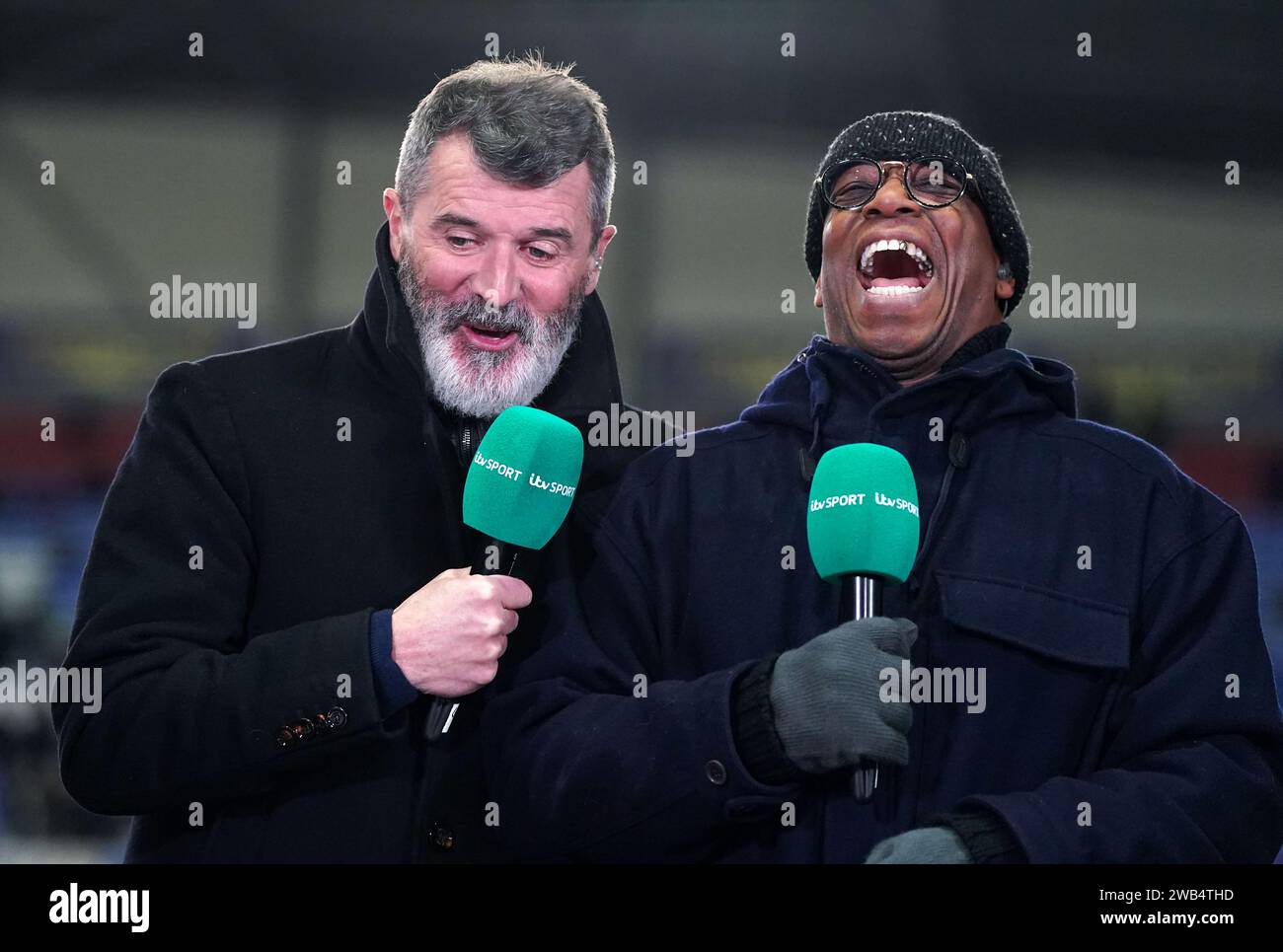 Die ITV-Experten Roy Keane und Ian Wright vor dem Spiel der dritten Runde des Emirates FA Cup im DW Stadium in Wigan. Bilddatum: Montag, 8. Januar 2024. Stockfoto