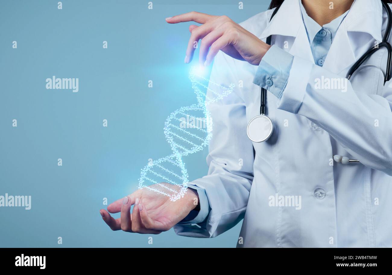 Die Reise des Arztes in die virtuelle DNA mit CRISPR-Präzision, geleitet von Augmented Reality, mit virtueller menschlicher DNA Stockfoto