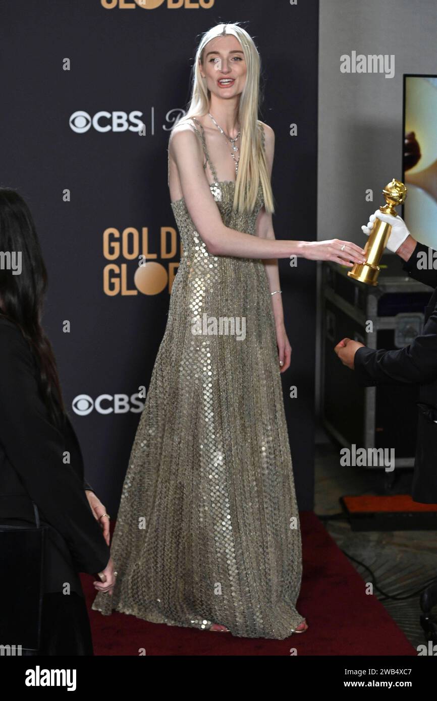 Elizabeth Debicki mit dem Preis für die besten Nebendarstellerin in der Serie The Crown bei der