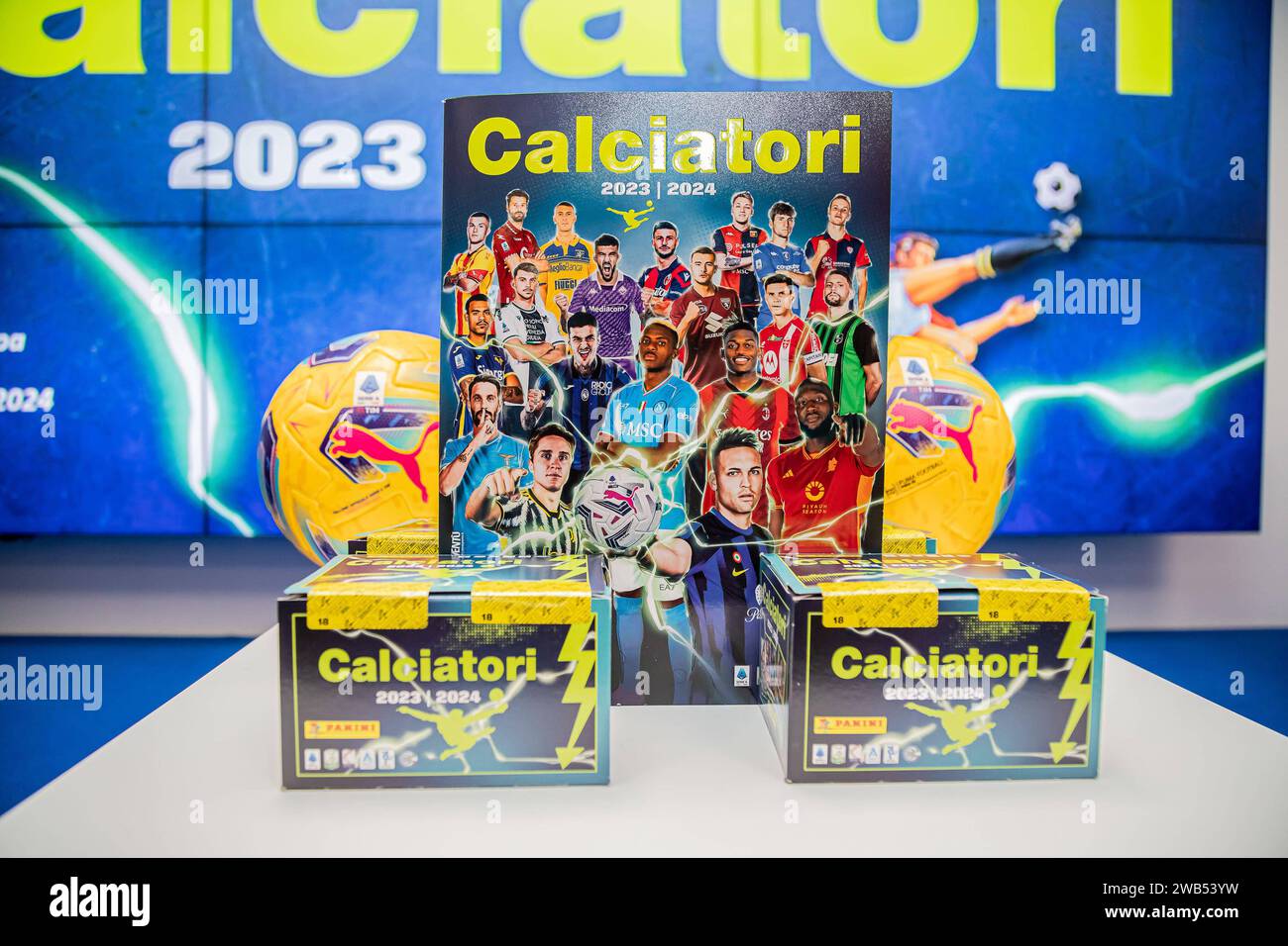 News - Präsentation des Fotoalbums der Panini-Fußballer in Serie A Panini-Fußballer-Album 2023/2024 während der Präsentation des Fotoalbums der Panini-Fußballer in Serie A, News in Lissone Mailand, Italien, 08. Januar 2024 Lissone Mailand International Broadcasting Center - Serie A Italien Copyright: XLucaxMichelix/xLiveMediax LPN 1186101 Stockfoto