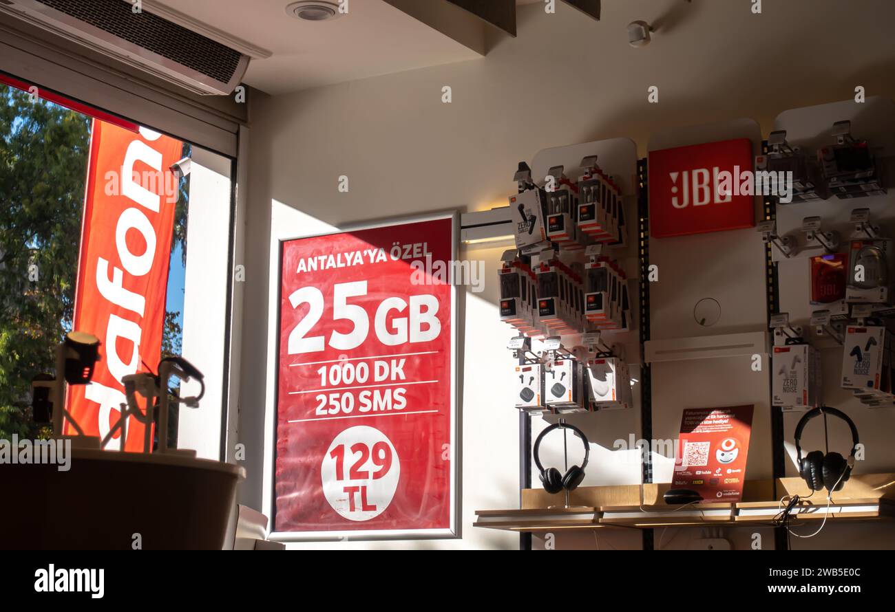 Türkische vodafone Handy Handy Betreiber, Tarife Gigabyte, Handy Kiosk Shop Antalya Türkei Stockfoto