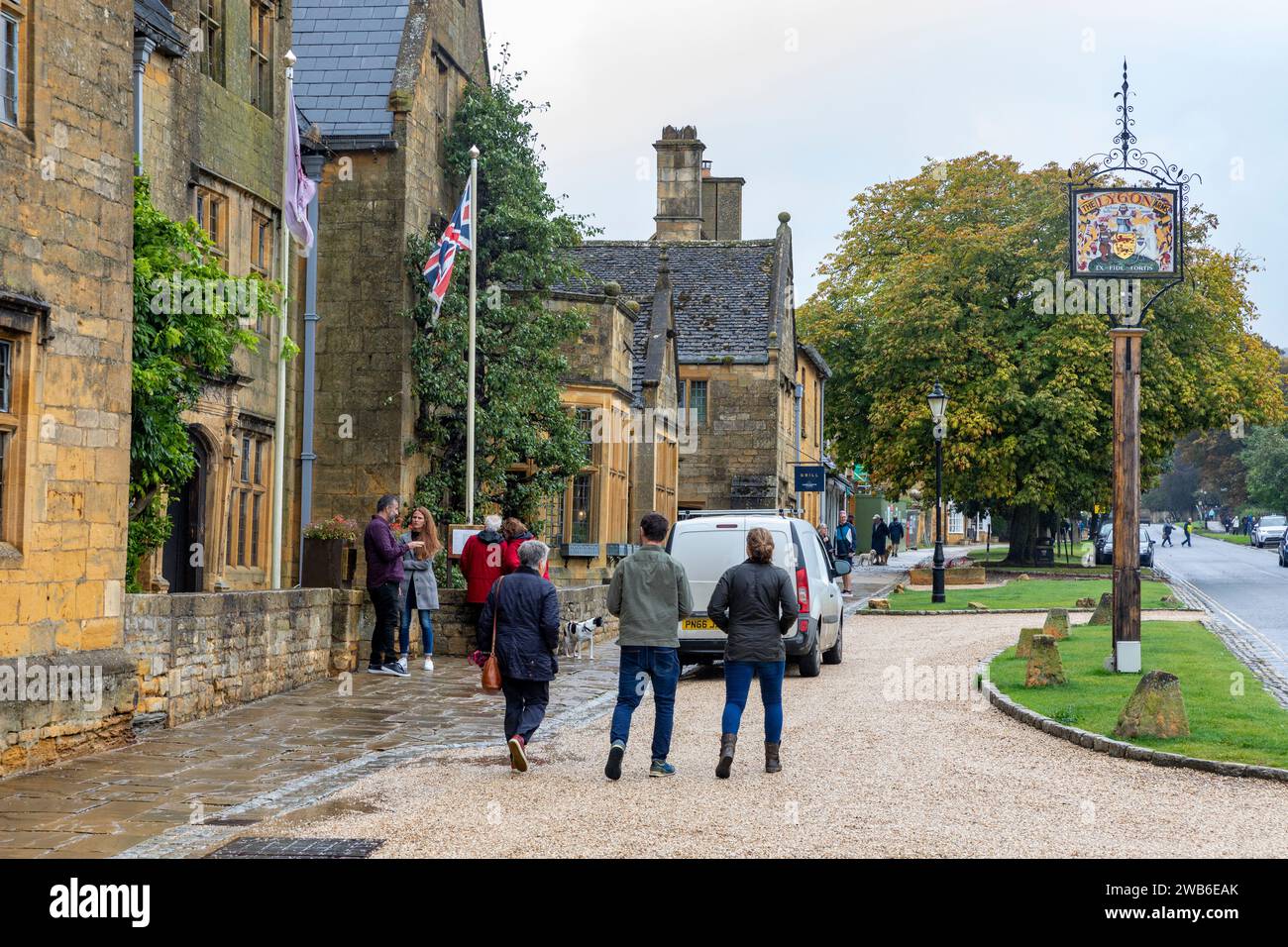 Broadway-Dorf in den Cotswolds und das Lygon Arms luxuriöses 4-Sterne-Hotel in der Hauptstraße, Worcestershire, England, Großbritannien, 2023 Stockfoto