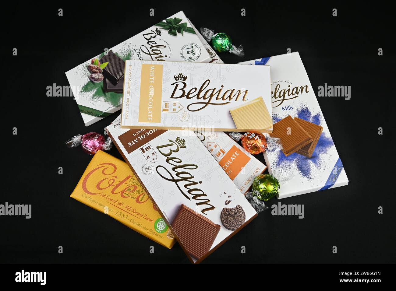 Eine Auswahl belgischer Pralinen – Wales, Vereinigtes Königreich – 9. Januar 2024 Stockfoto