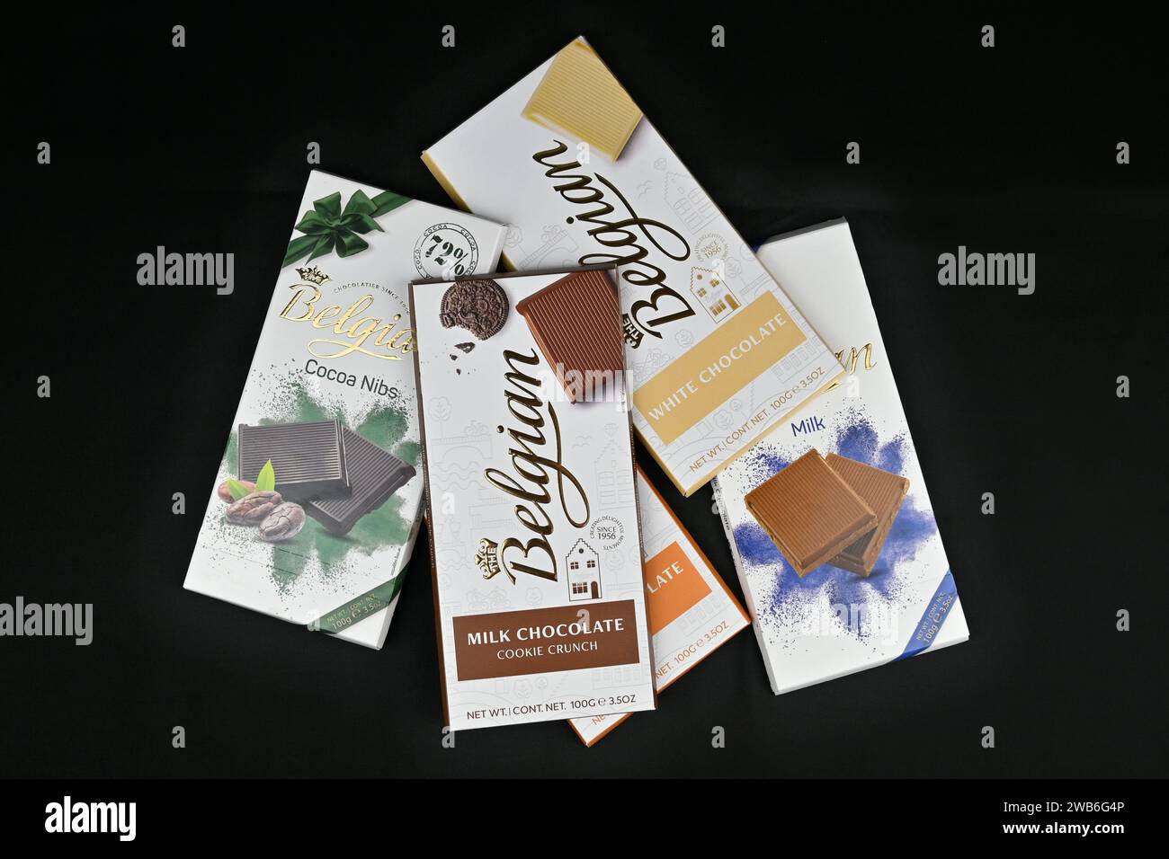 Sortiment an „belgischen“ Pralinen – Wales, Vereinigtes Königreich – 9. Januar 2024 Stockfoto