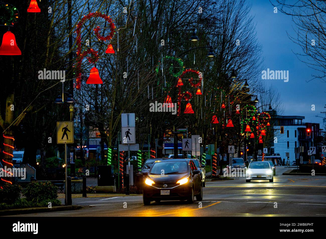 Beleuchten Sie Maple Ridge, Weihnachtslichter, Glocken, Downtown Maple Ridge, British Columbia, Kanada Stockfoto